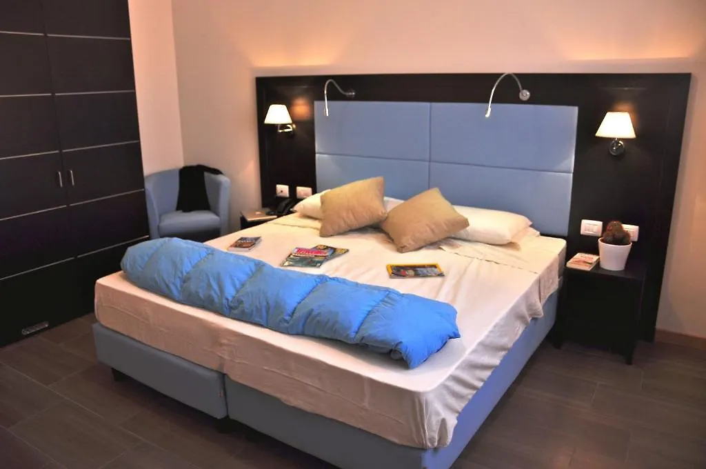 Hotel 325 Tor Vergata Rzym 3*,  Włochy